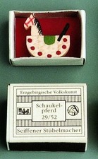 Mini Zündholzschachtel Société Hippique Bxh 2,5 X 1,5 CM Neuf Seiffen Miniature