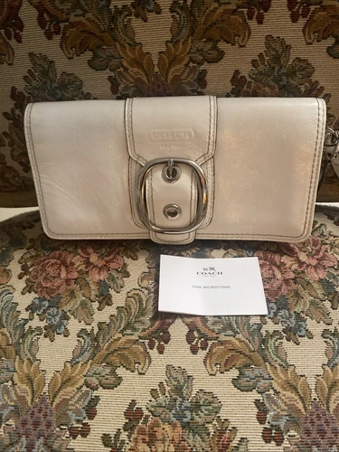 Coach Portafoglio Bracciale Busta Pelle Verniciata Di Bianco Pochette Con Fibbia