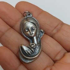 Blessed Virgin Mary Holding A Rose Silver Plated Medal Pendant Catholic Italy