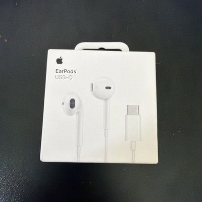Genuine Apple EarPods USB-C Wired Earbuds White MTJY3AM/A NEW & Sealed