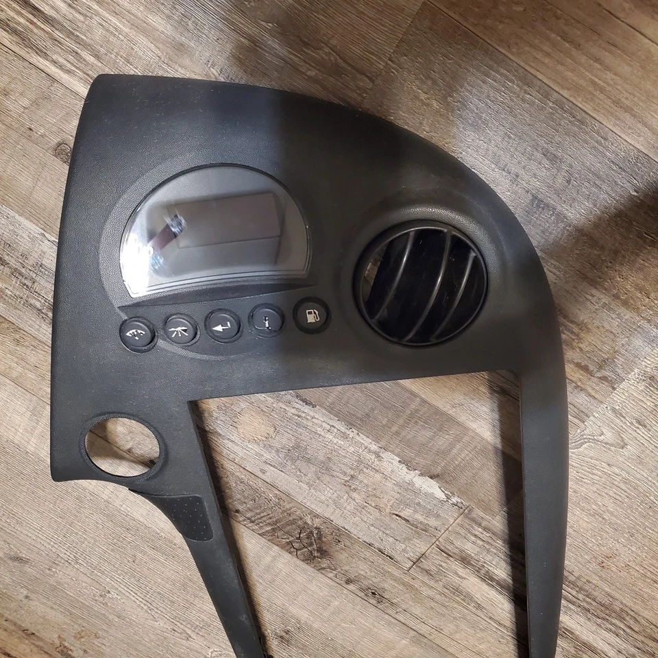 Pontiac Grand Prix 2004-2008 tablero radio bisel embellecedor 5 botones  Foto 3 de 4