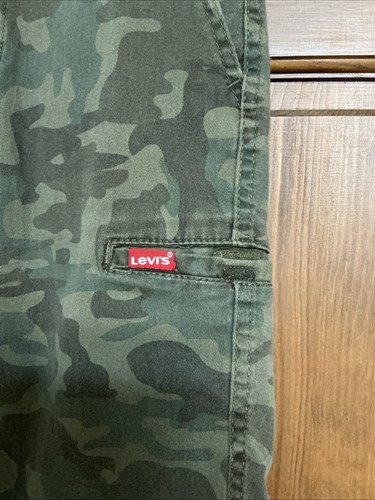 Boys Levis Camouflage Cargo Shorts Sz. 14 - Picture 2 of 4