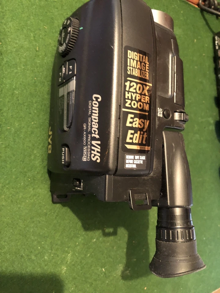 JVC GR-AX600 Compact VHS Camcorder - Image 2 of 2