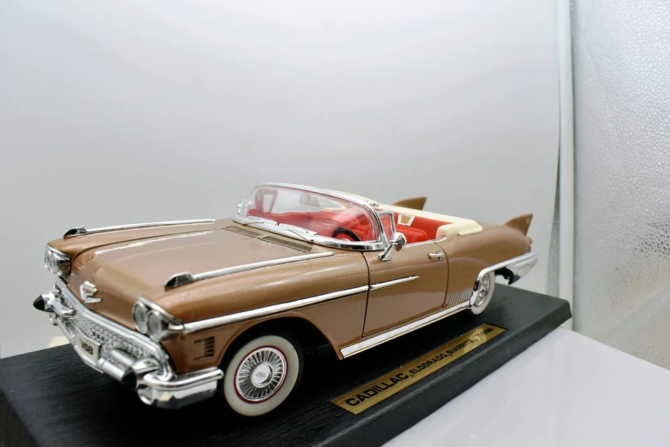 Modellino auto americane scala 1:18 Cadillac eldorad biarritz diecast modellismo - Immagine 4 di 4
