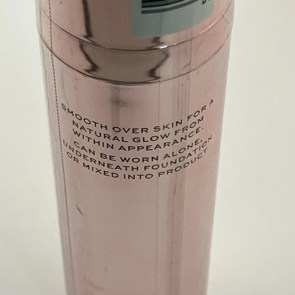 Makeup Revolution Illuminate & Glow Liquid Highlighter 40ml Gold Lot Of 3 Pcs - Image 3 of 4