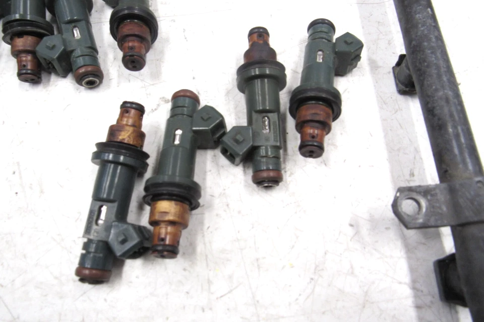 1999-03 Jaguar XJ8 XK8 4.0L V8 AJ27 conjunto de linha de trilho de combustível a gás AJ83358 INJETOR - Imagem 2 de 4