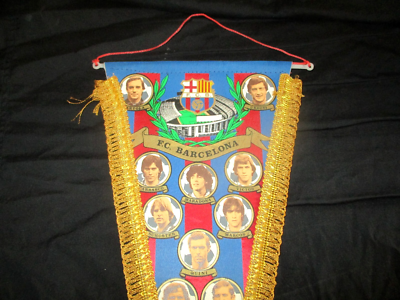 Fanion XL FC Barcelone – Maradona 1983-1984 (très Bon état, Vintage Football)