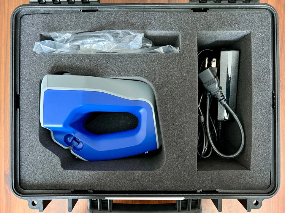 Escáner 3D Artec Space Spider, precisión de grado profesional, estuche Pelican Foto 2 de 4