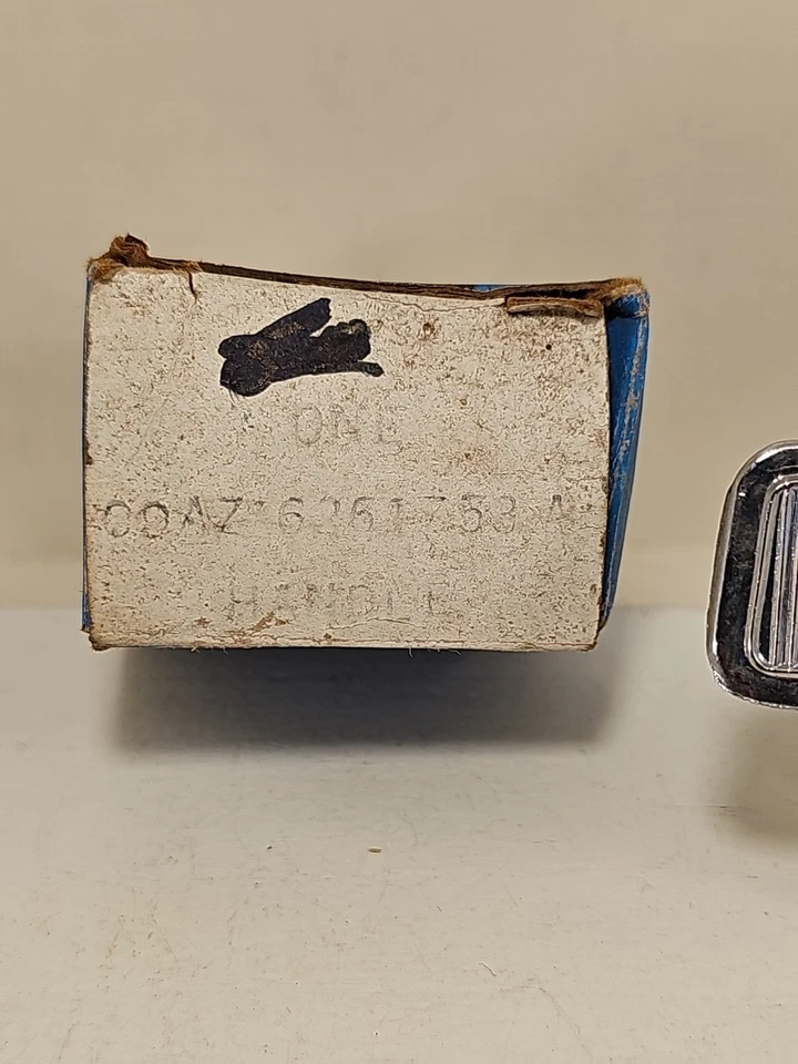 Alça de ajuste de assento dianteiro personalizada Ford LTD Galaxie NOS 1965-1968 C9AZ-6261753-A - Imagem 2 de 4