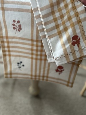 Threshold Yellow  SET 7 Table Runner & 6 Napkins Target Embroidered Floral Plaid