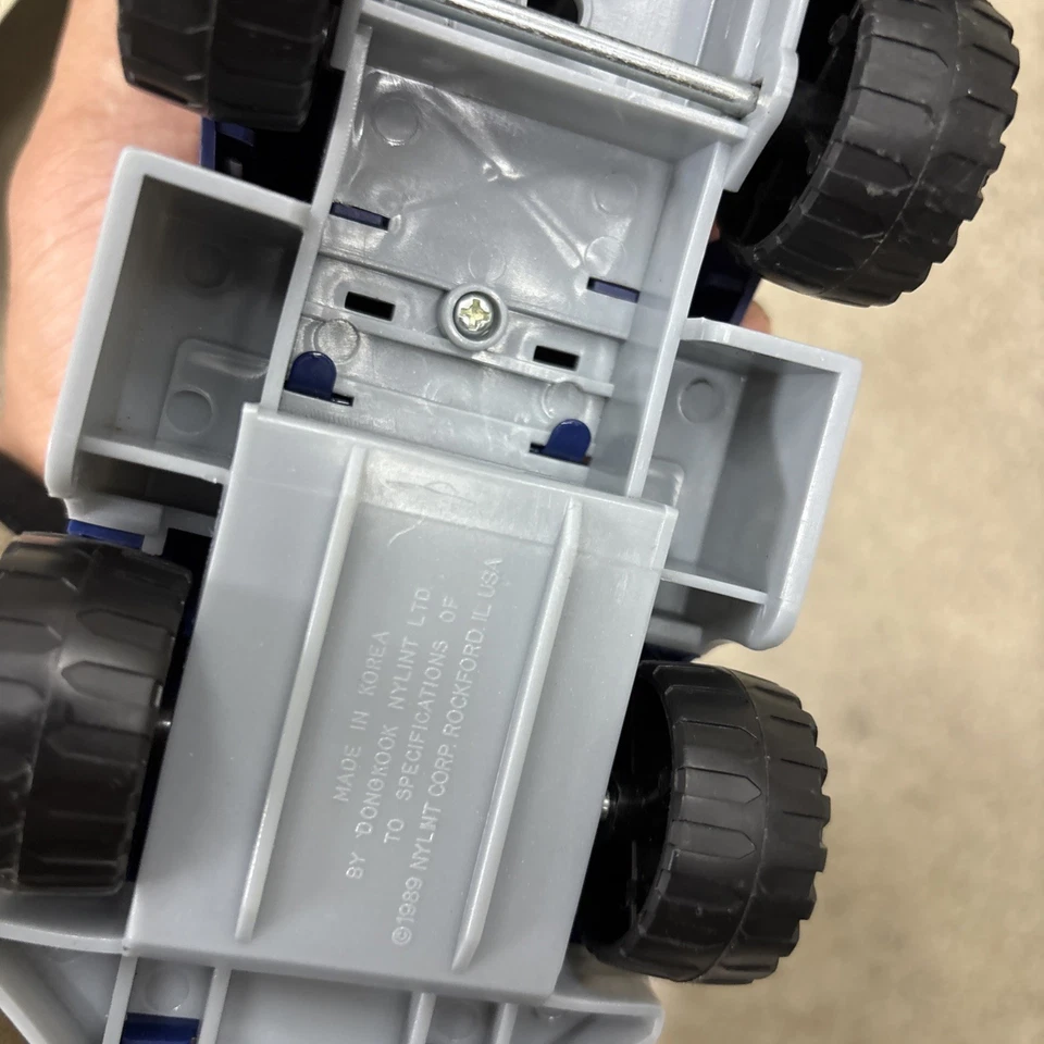 Vintage Nylint Silver Knight Express Semi Truck & Trailer Made in Korea - Image 4 of 4