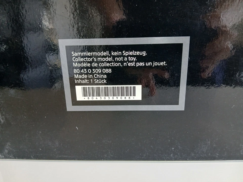 1:18 Kyosho R52 Mini Cooper White Stripes Astro Black Metallic Dealer Edition - Image 2 of 4