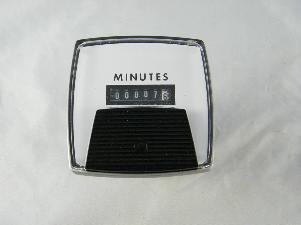 NEW ~ YOKOGAWA ~ NON-RESET TIME METER ~ PART 240313AAAB7 120V ~ 3W ~ 60HZ - Image 4 of 4