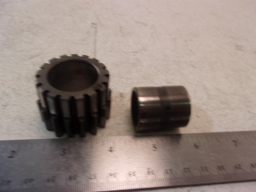 1982 HONDA XR500R XR 500 R MOTOR CRANK GEAR AND BEARING - Picture 2 of 4
