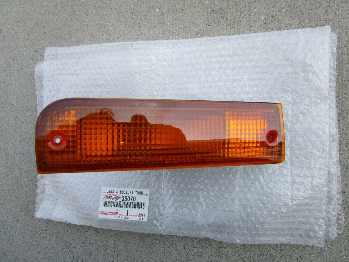 FITS: 92 - 95 TOYOTA 4RUNNER SR5 FRONT RIGHT SIDE TURN SIGNAL