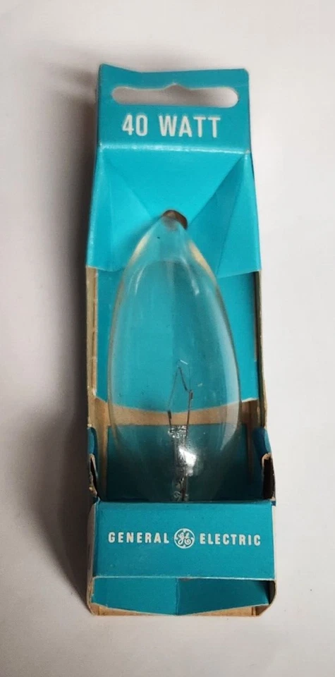 Lot 11 Vintage GE Flair Chandelight 40 Watt White Flame Light Bulbs in Box NOS - Image 3 of 4