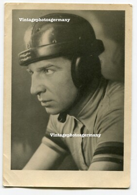 K7034 Portrait 1930s Bicycle Race Bicycle Stand Erich Metze World Champion