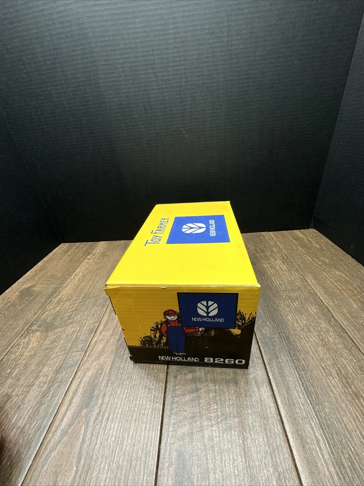 1/16 New Holland 8260 1997 Toy Farmer November 7,8,9 1997 - Image 2 of 4