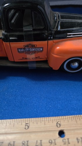Maisto 1948 Ford F-1 Pickup Harley-Davidson FL Panhead Motorcycle Black & Orange - Picture 7 of 10