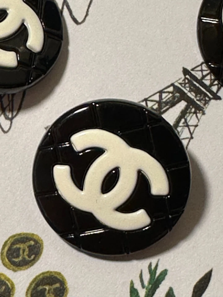 5 gestempelte Chanel Knöpfe gesteppt Metall schwarz-weiß CC Logo, kultig, 20 mm - Bild 4 von 4