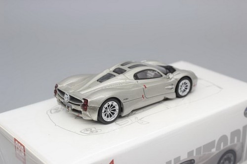 CCA 1/64 Scale Pagani Utopia Gold Diecast Car Model Toy Collection Gift - Picture 4 of 6
