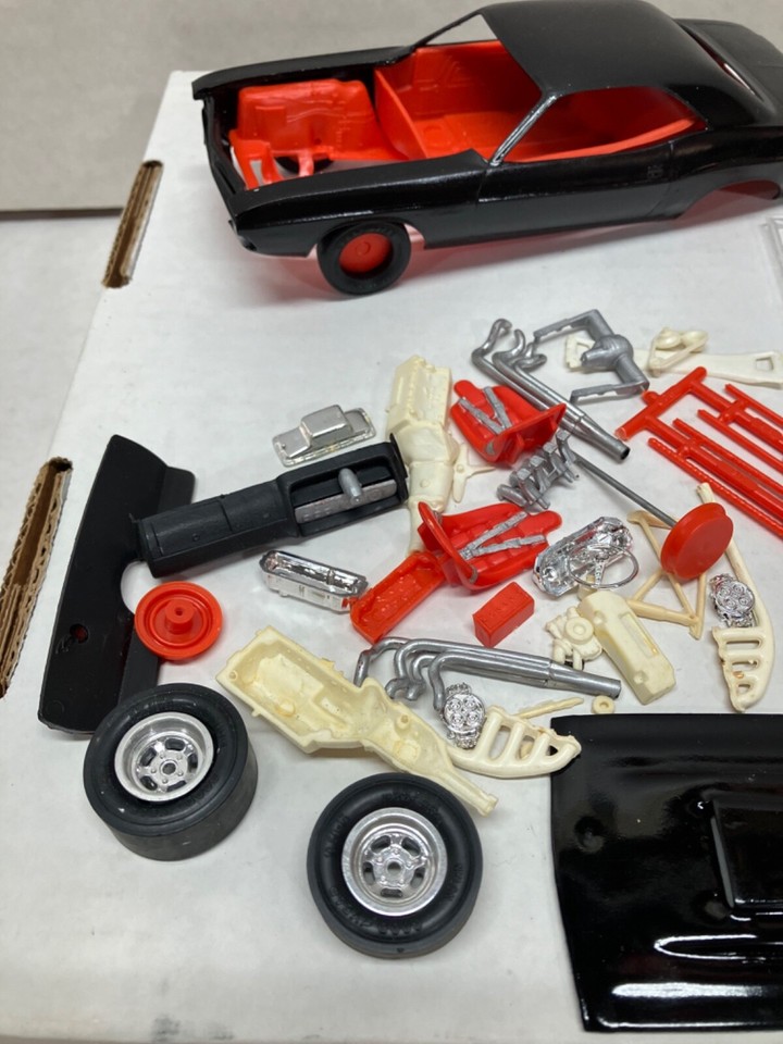 VINTAGE ORIGINAL 1971 MPC 1/25 SCALE DODGE CHALLENGER JUNKYARD PARTS