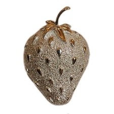 Vintage Sarah Coventry Silver Tone Strawberry Brooch Pin Signed 2” Textured 