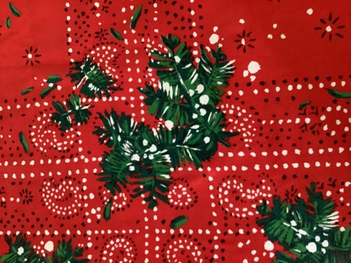 Vintage Christmas Tablecloth or Fabric Red & Green 59.5" x 79" VGC - Picture 2 of 7