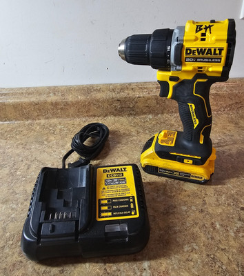 DeWalt DCD794 20V MAX Cordless 1/2'' Drill/Driver w/ Battery + Charger