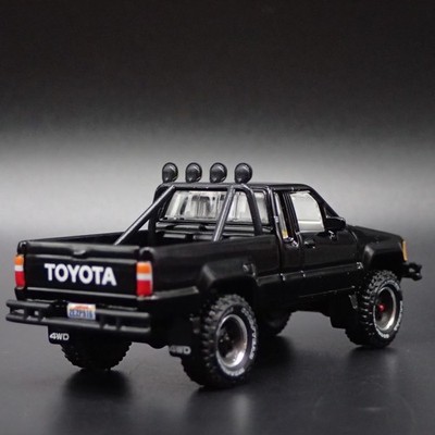 1985 85 TOYOTA SR5 PICKUP TRUCK BACK TO THE FUTURE 1/64 SCALE