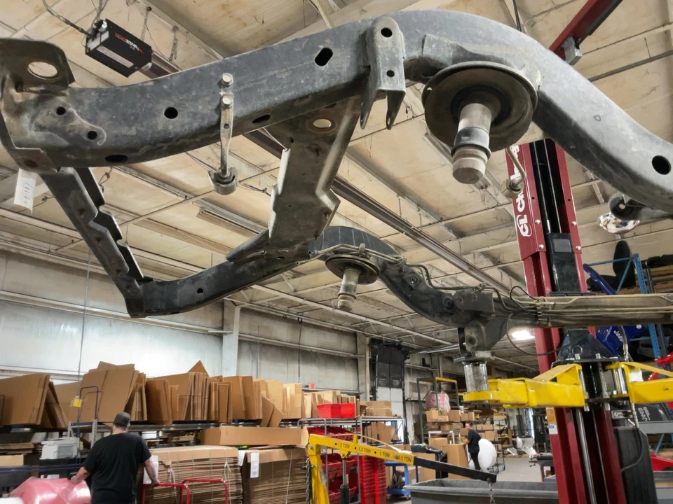 Оригинальная рама 6 цилиндров для Jeep TJ Wrangler 4,0 л *прямая и чистая* 2003-2006 055589 - Изображение 2 из 4