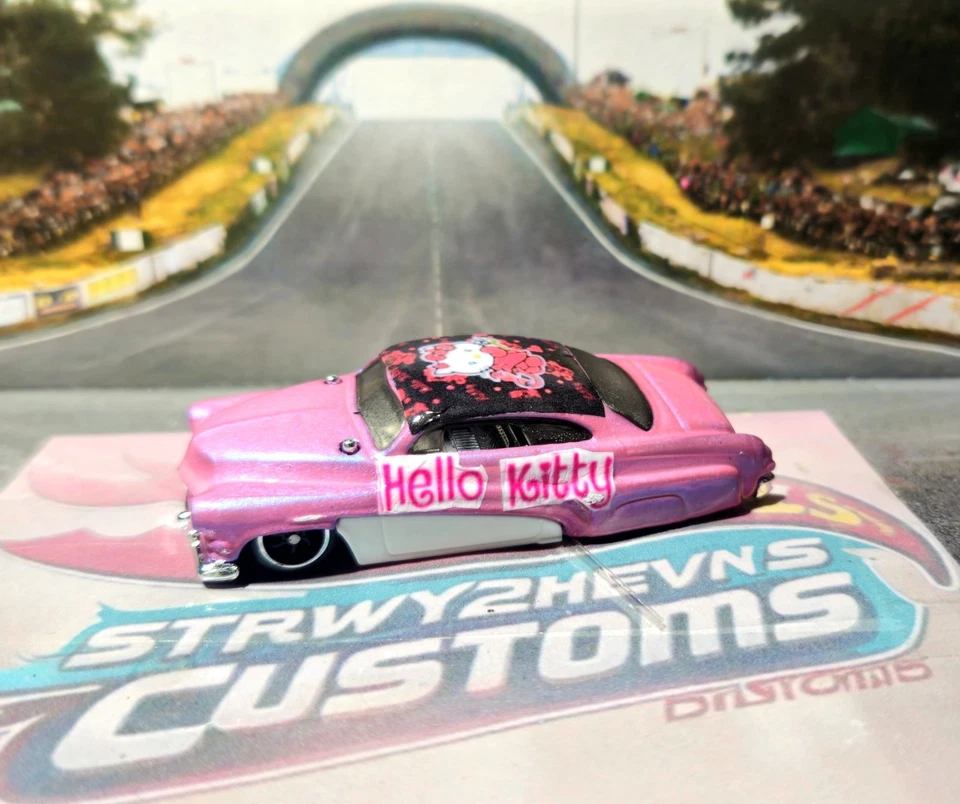 Hot Wheels Merc ***Hello Kitty personalizado con Spectraflame y Real Rider** Foto 2 de 3