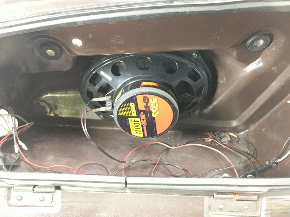 Maleta de equipaje 82 para silla de montar derecha Suzuki GS 1100 GS1100GK con altavoz BOSS Foto 4 de 4