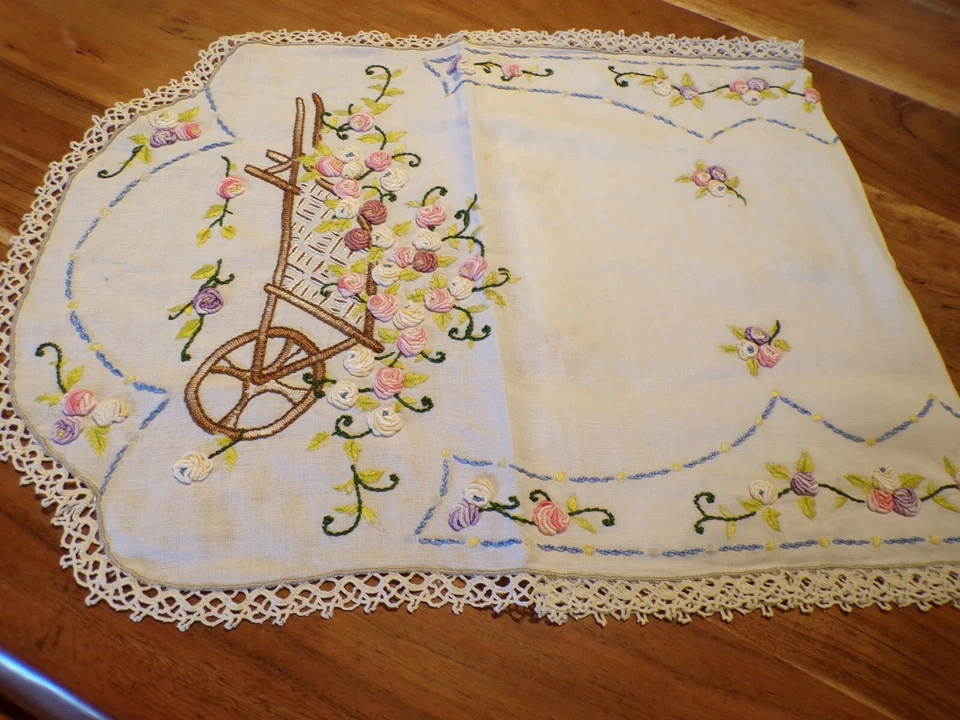 Pochette à linge lin avec broderies de fleurs en relief dans brouette ( ref 32 ) - Photo 4/4