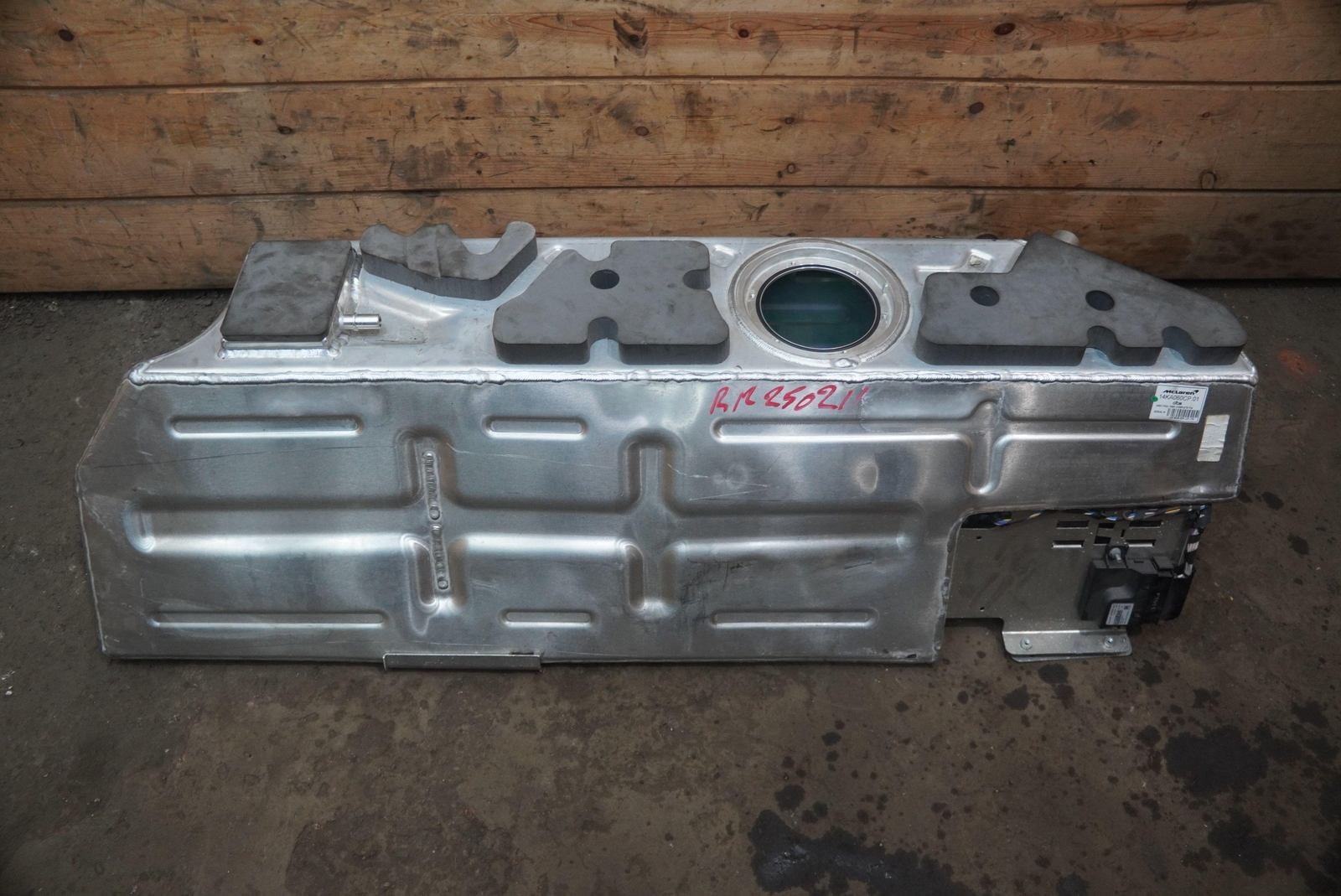 Gasoline Fuel Tank Vapor Charcoal Canister Assembly 14KA060CP McLaren 720S 2020