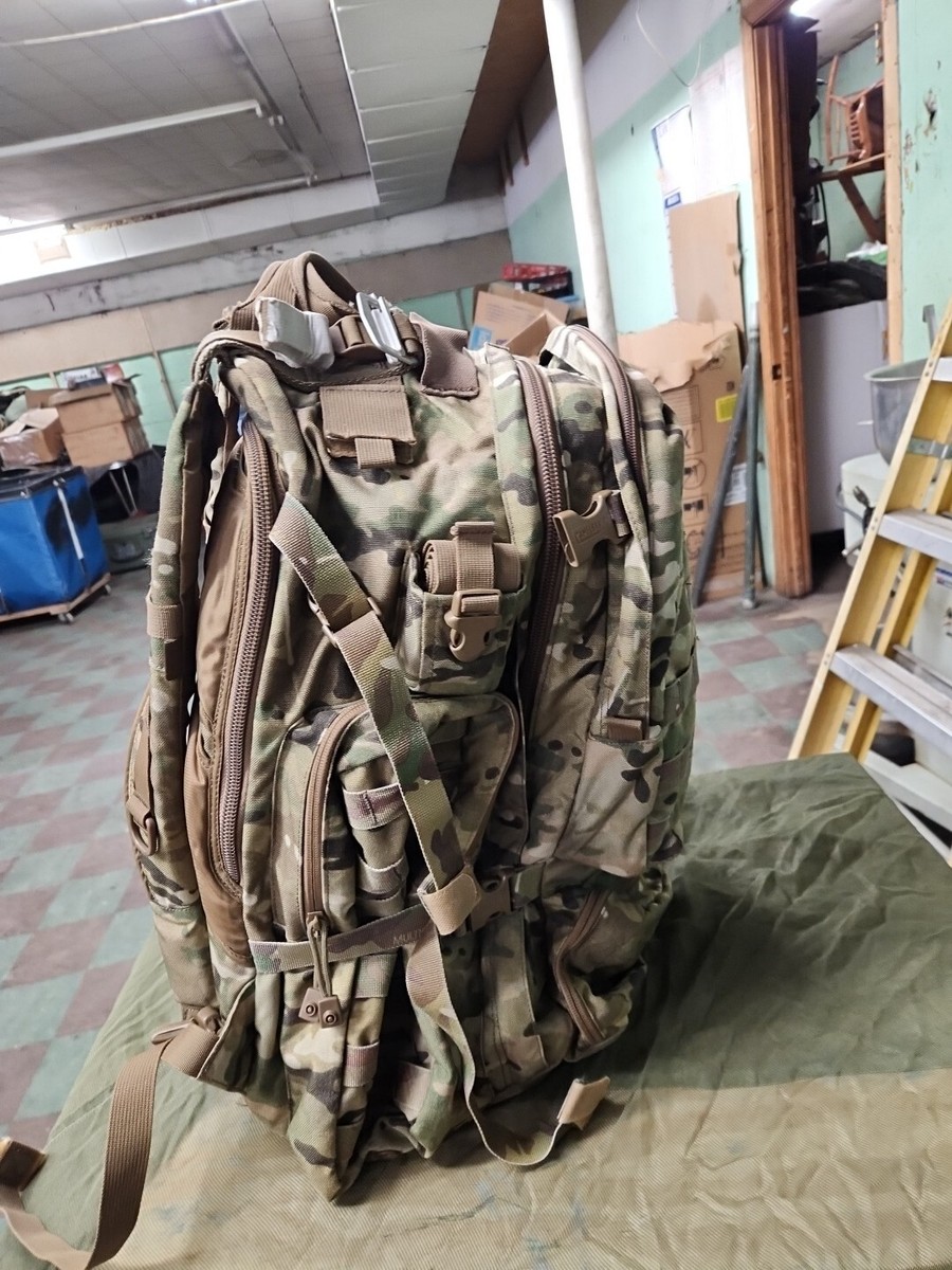 【新品タグ付き】CAMELBAK MAXIMUM GEAR リュック　迷彩　米軍 新品タグ付き】CAMELBAK MAXIMUM GEAR リュック 迷彩 米軍