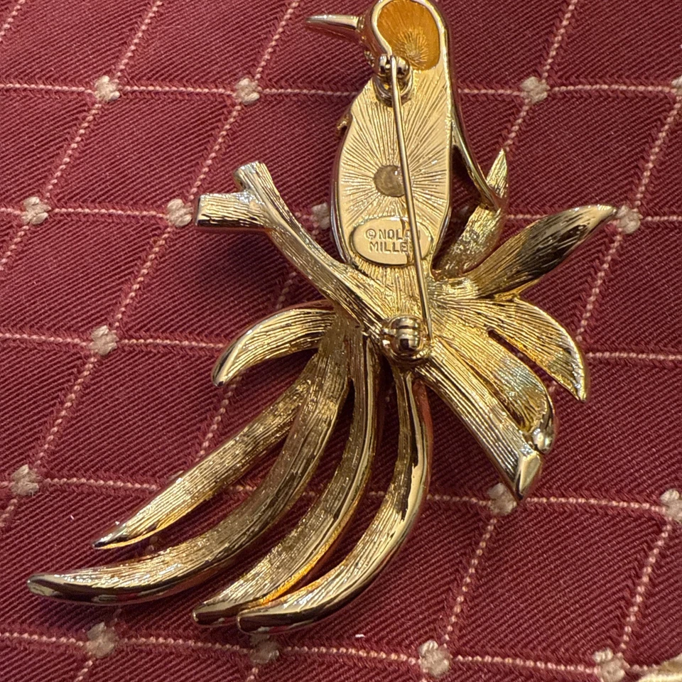 Broche prendedor colección glamour colibrí dorado esmalte diamantes de imitación Nolan Miller  Foto 4 de 4