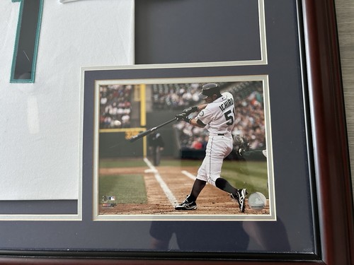 Ichiro Suzuki Seattle Mariners Autographed Jersey Framed (44X36) W/ COA - Picture 6 of 7