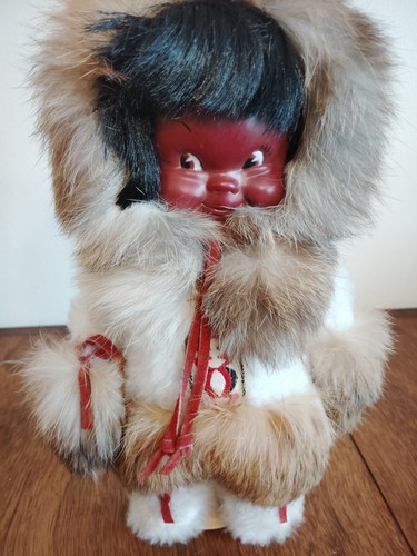 Vintage Eskimo Inuit Doll Dressed In Real Furs - Picture 5 of 16