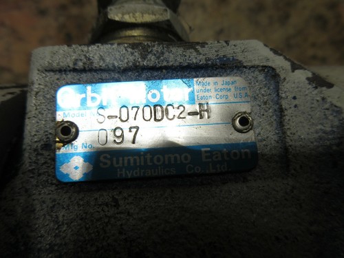 SUMITOMO EATON ORBIT MOTOR MODEL S-070DC2-H MFG 097 HYDRAULIC MOTOR - Picture 4 of 5