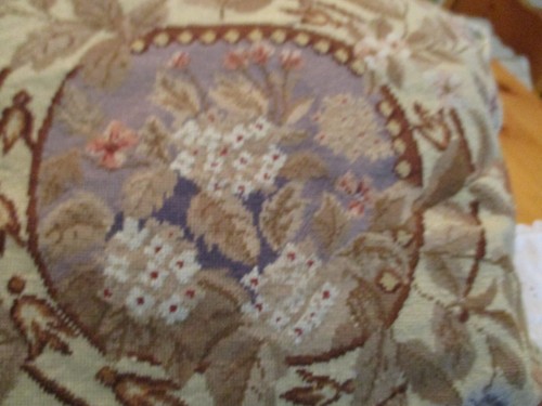 Aubusson Needlepoint Pillow Cover no tag 18” X 16” Floral Ring Roses Tassels EUC - Picture 4 of 16