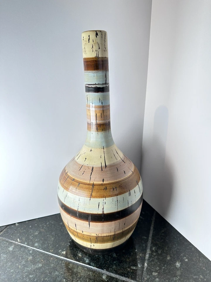 Jarrón de cerámica Imax sobremesa decoración para el hogar tono tierra bandas de color horizontales Foto 4 de 4