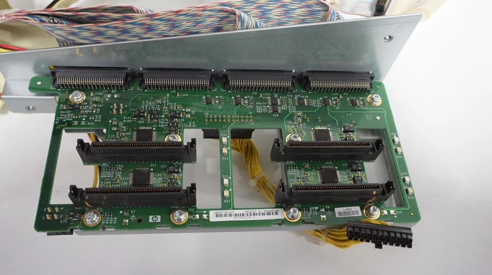 HP AB297-60104 4-SLOT SCSI MASS STORAGE BACKPLANE FOR RX8640 INTEGRITY SERVER - Image 2 of 4