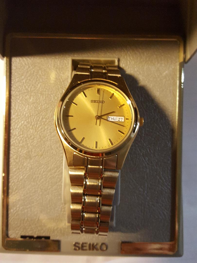 SEIKO ゴールド掛時計 クォーツ　振り子付きMade in Japan Seiko Men's V 743-9009 Gold Plated Japanese Quartz Fashion Watch