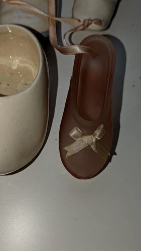 Collection of 14 MINIATURE PORCELAIN, CERAMIC, GLASS, SHOES/BOOTS - Picture 8 of 8