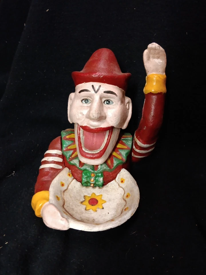 Cast Iron Jolly Jester Nut Cracker - Image 2 of 3