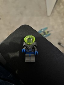 LEGO 6907 Insectoids - Sonic Stinger Complete w/minifig working electronics