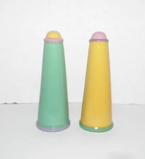 VINTAGE LINDT STYMEIST COLORFUL SALT & PEPPER 5 1/4"  GREEN & YELLOW