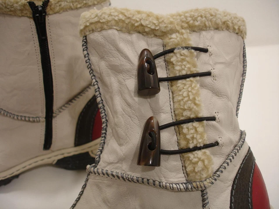 Womens 6 6.5 sz 37 Rieker Faux Fur Lined Winter Boots Booties Side Zip Red Ivory - Image 4 of 4