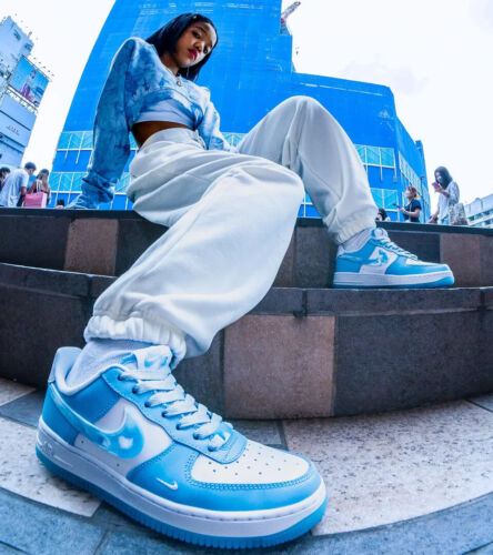 womans air force 1's